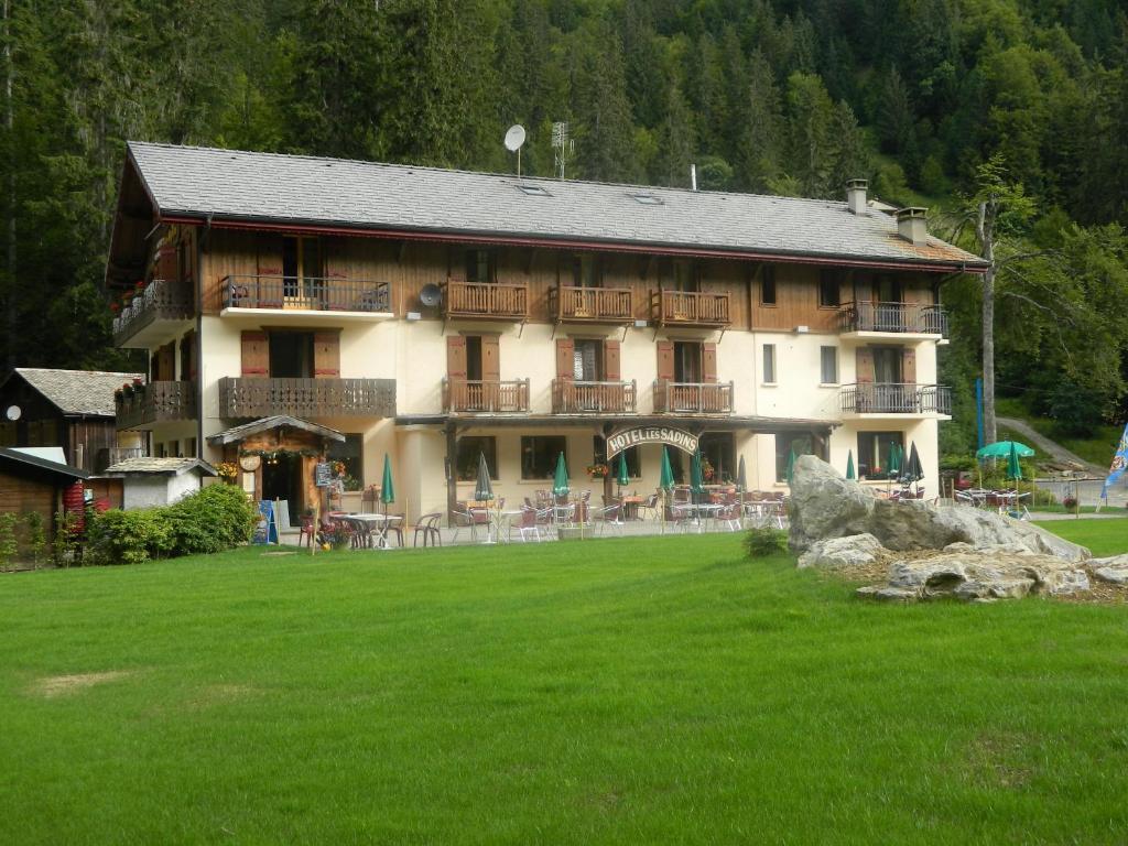 Logis Hotel Les Sapins Montriond Eksteriør billede