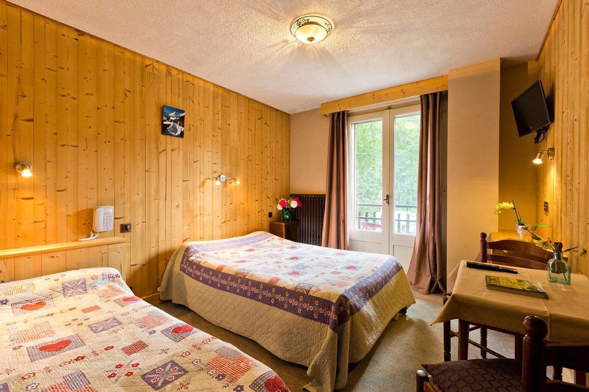 Logis Hotel Les Sapins Montriond Eksteriør billede