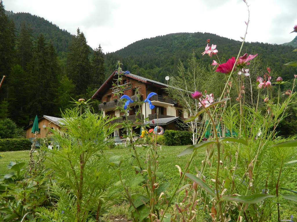 Logis Hotel Les Sapins Montriond Eksteriør billede